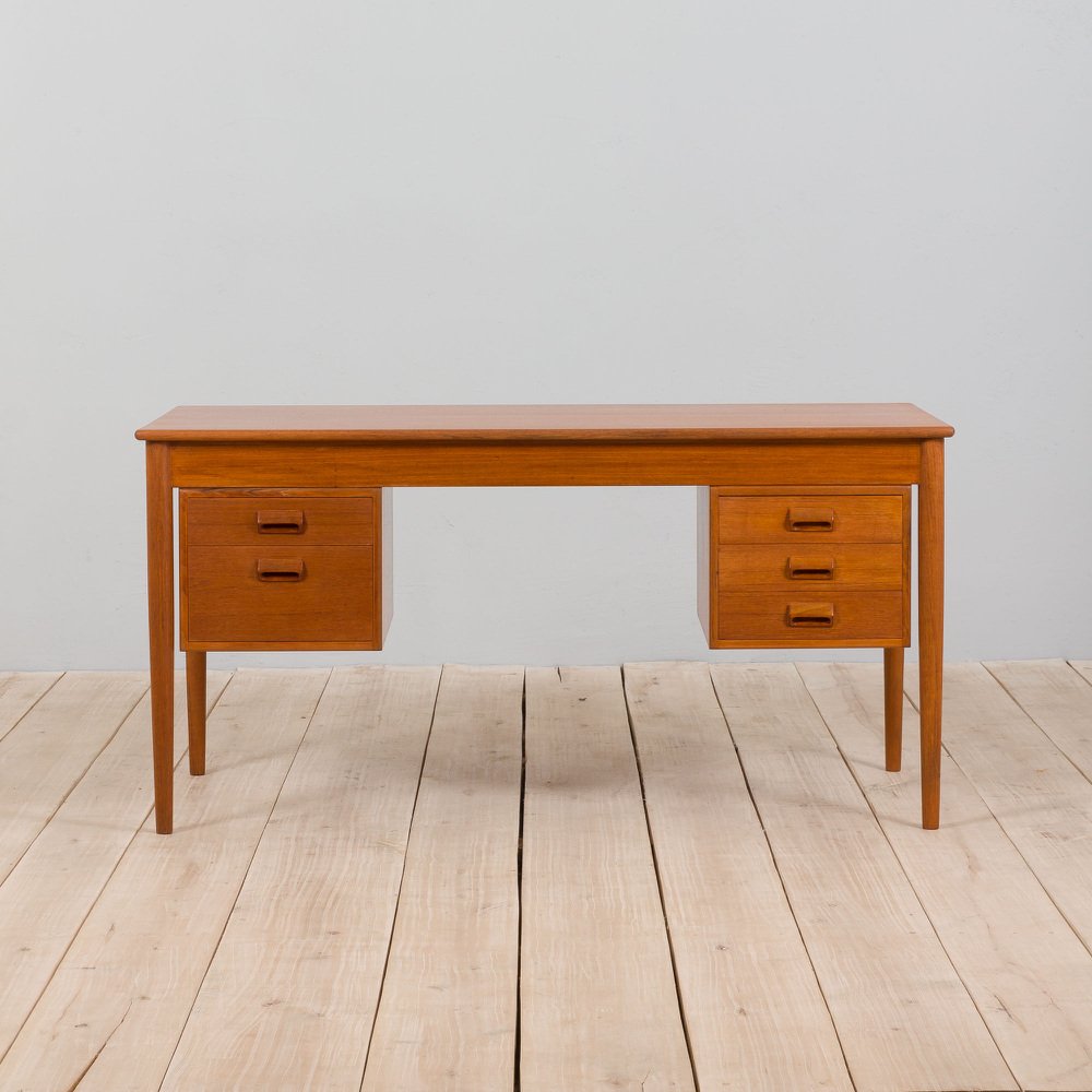 Danish Teak Model 130/1 Freestanding Desk by Børge Mogensen for Søborg Møbelfabrik, 1960s