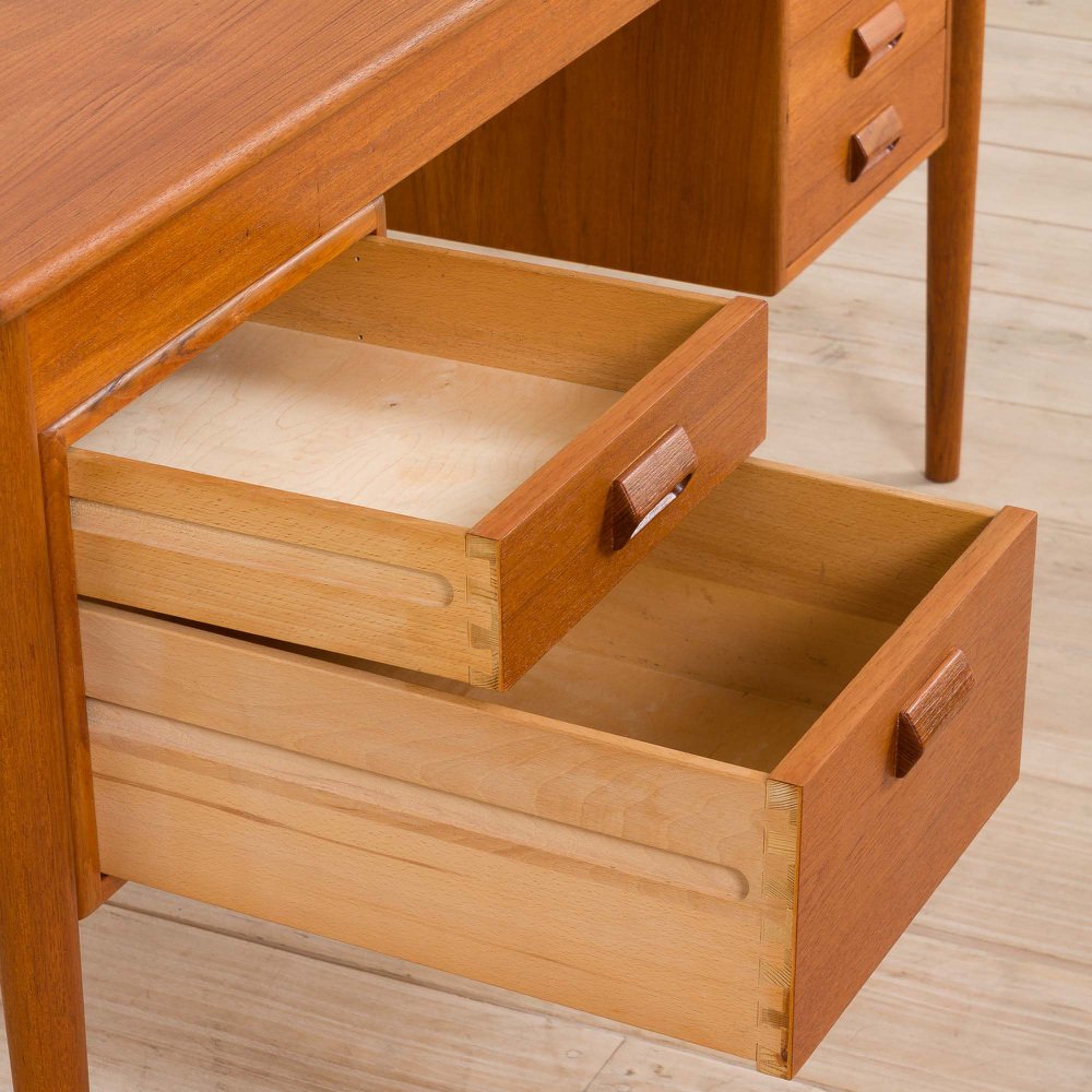 Danish Teak Model 130/1 Freestanding Desk by Børge Mogensen for Søborg Møbelfabrik, 1960s