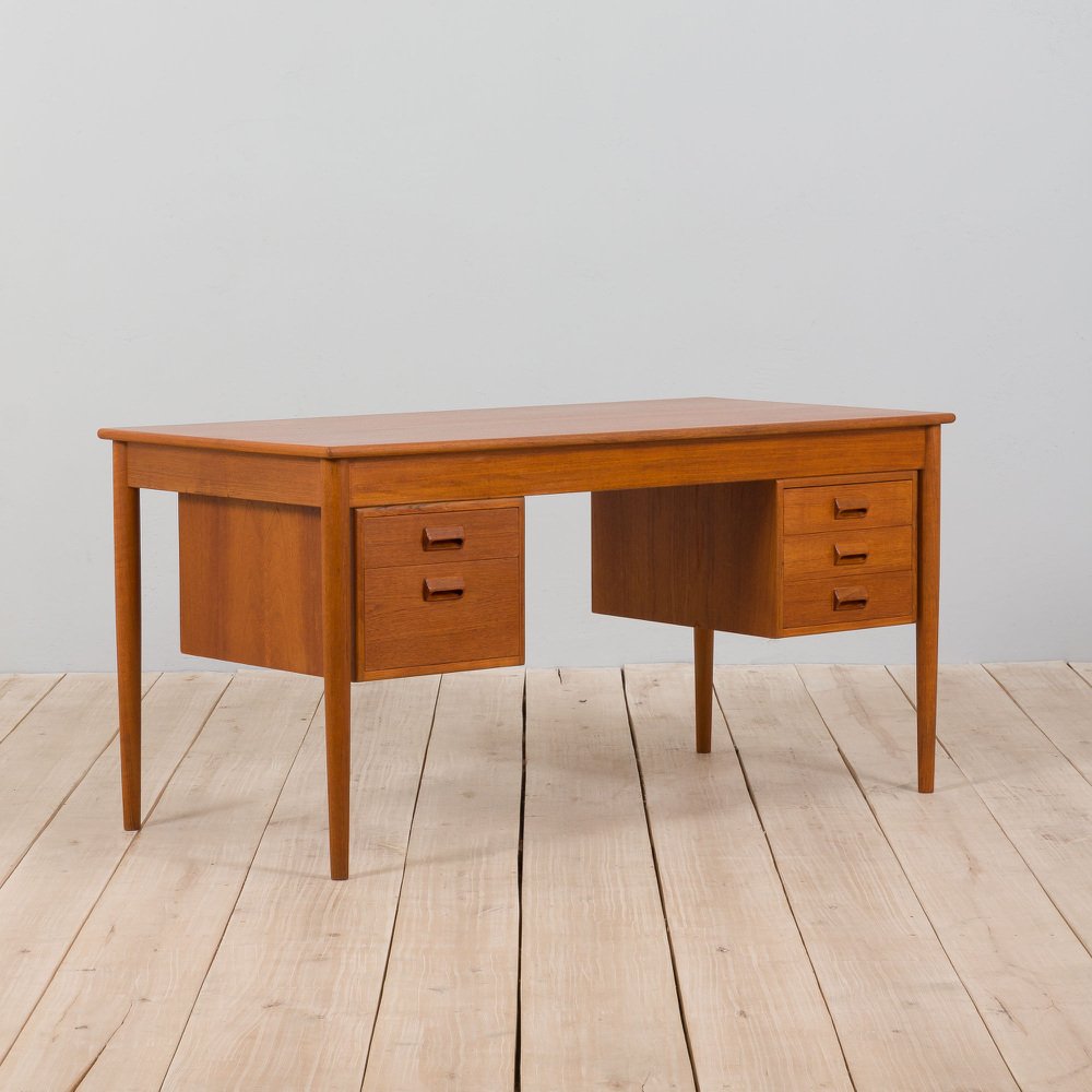 Danish Teak Model 130/1 Freestanding Desk by Børge Mogensen for Søborg Møbelfabrik, 1960s