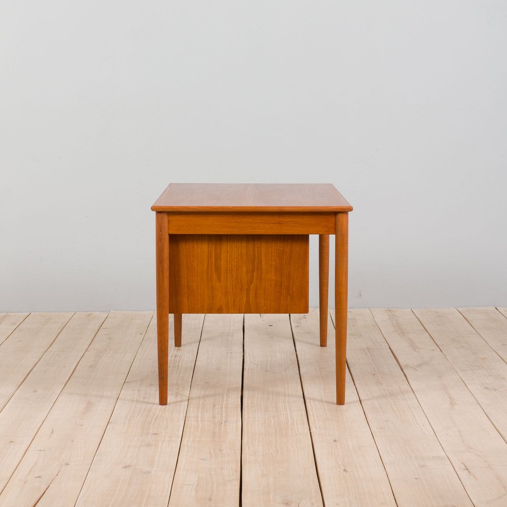 Danish Teak Model 130/1 Freestanding Desk by Børge Mogensen for Søborg Møbelfabrik, 1960s