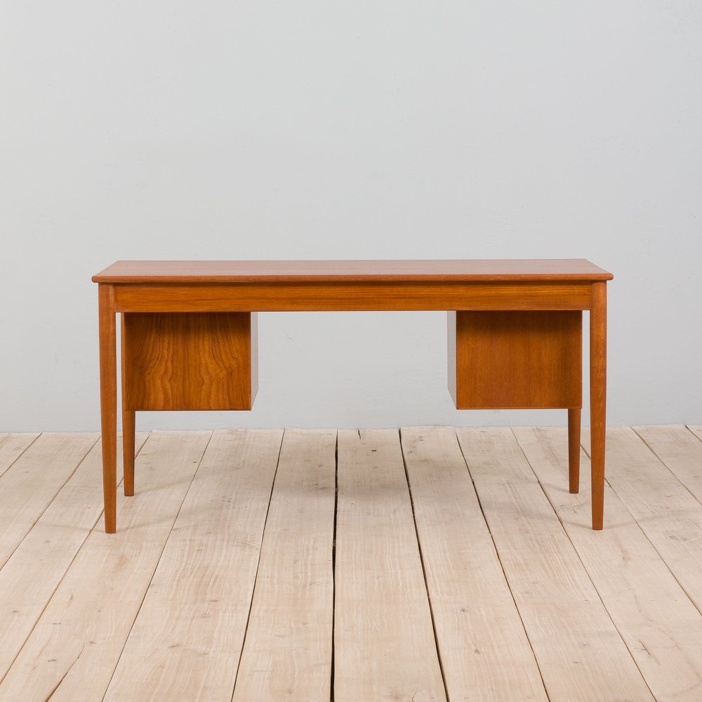 Danish Teak Model 130/1 Freestanding Desk by Børge Mogensen for Søborg Møbelfabrik, 1960s