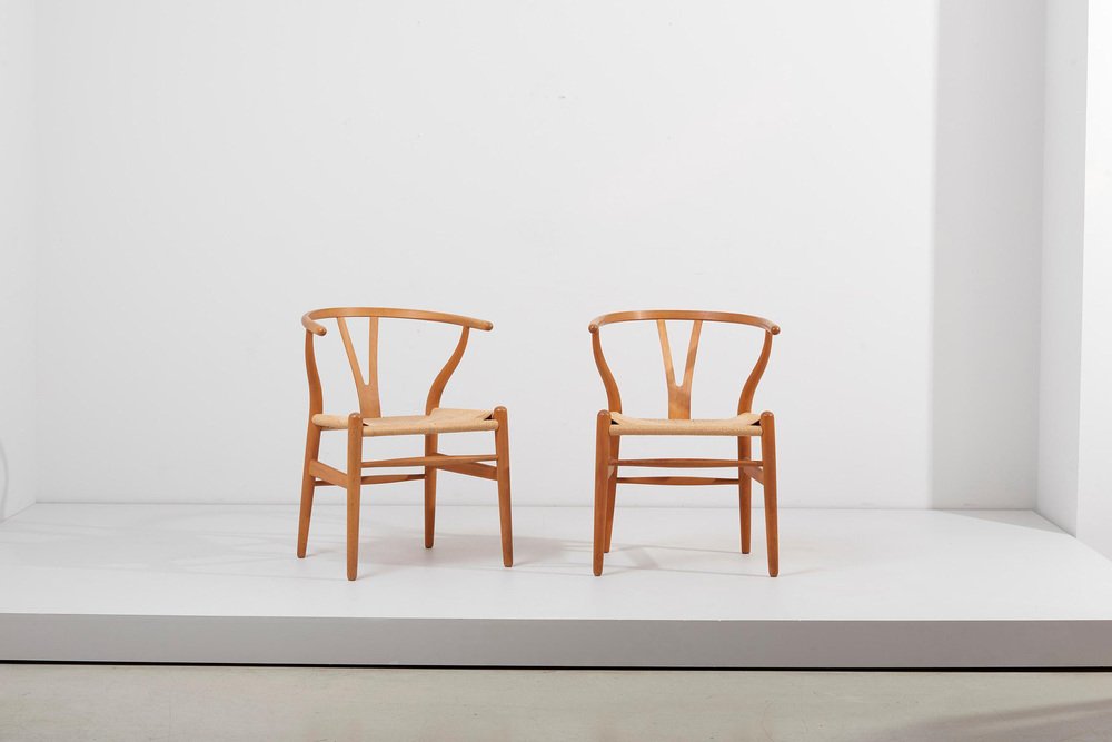 Danish Wishbone Chairs in Oak by Hans J. Wegner for Carl Hansen & Søn, 1960s, Set of 2