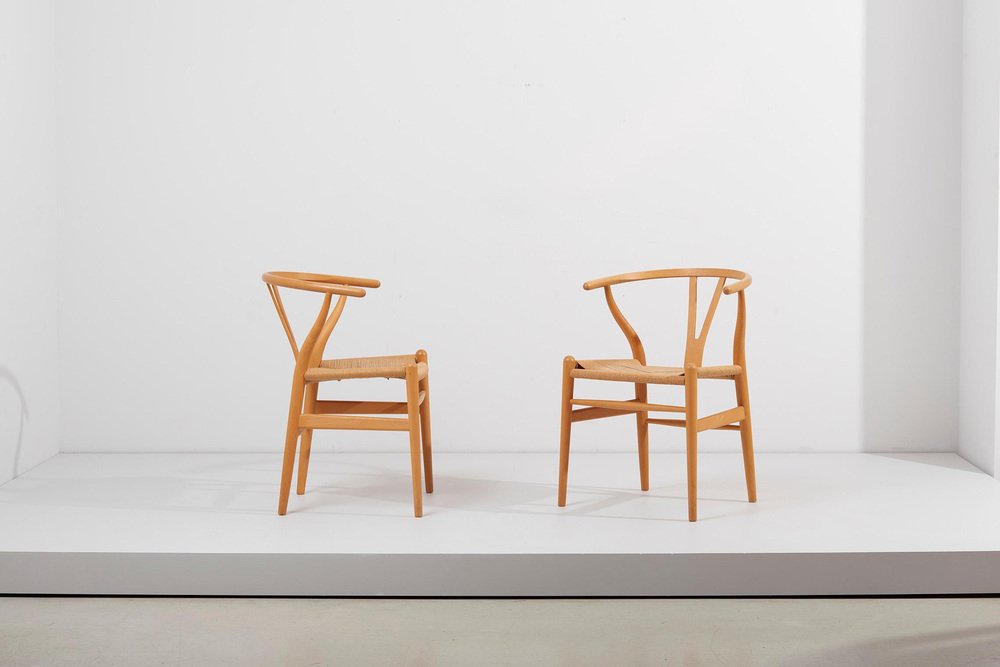 Danish Wishbone Chairs in Oak by Hans J. Wegner for Carl Hansen & Søn, 1960s, Set of 2