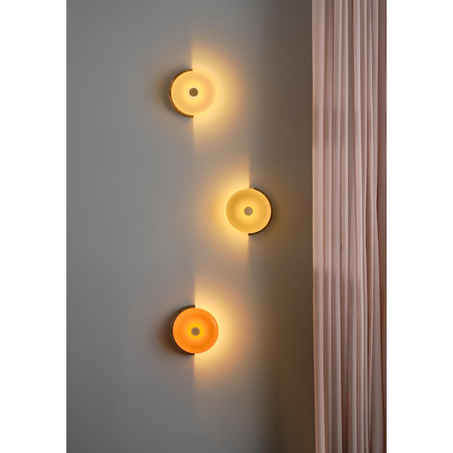 Design By Us Trip Wall Lamp Carrara Marble/Glossy Opal