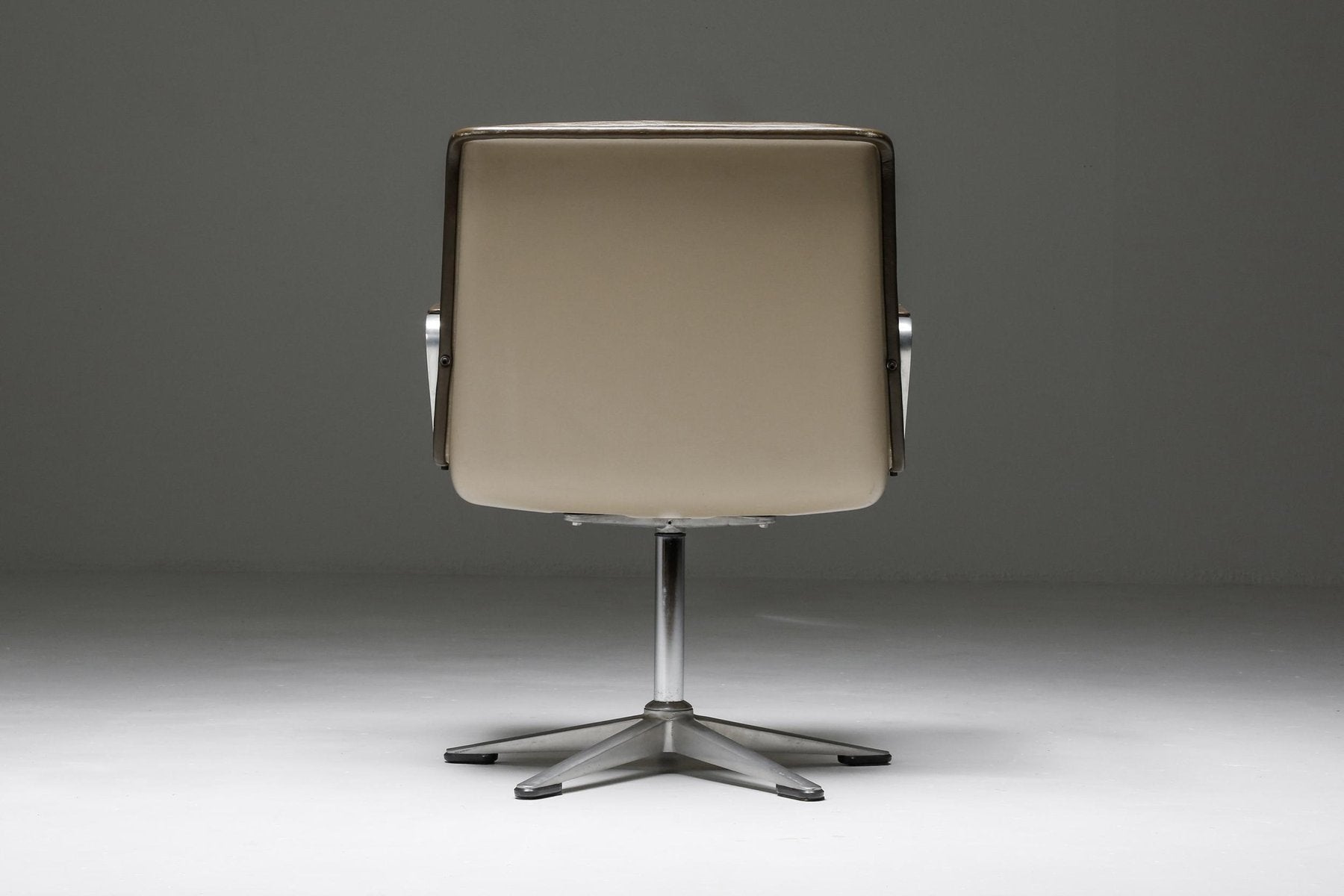 Delta Design Program 2000 Swivel Chair in Padded Leather from Wilkhahn