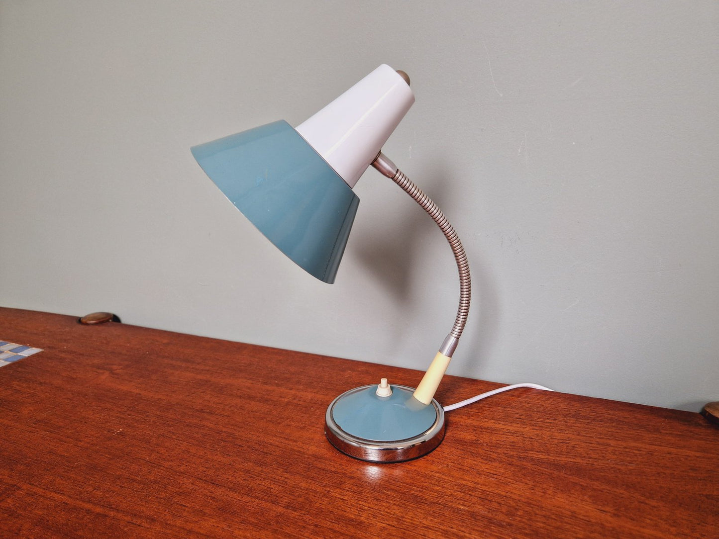 Desk Lamp in Blue and White Lacquered Metal, 1960s