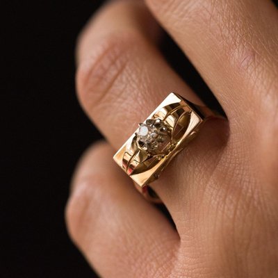 Diamond and 18 Karat Yellow Gold Tank Ring, 1940s-OLU-896394