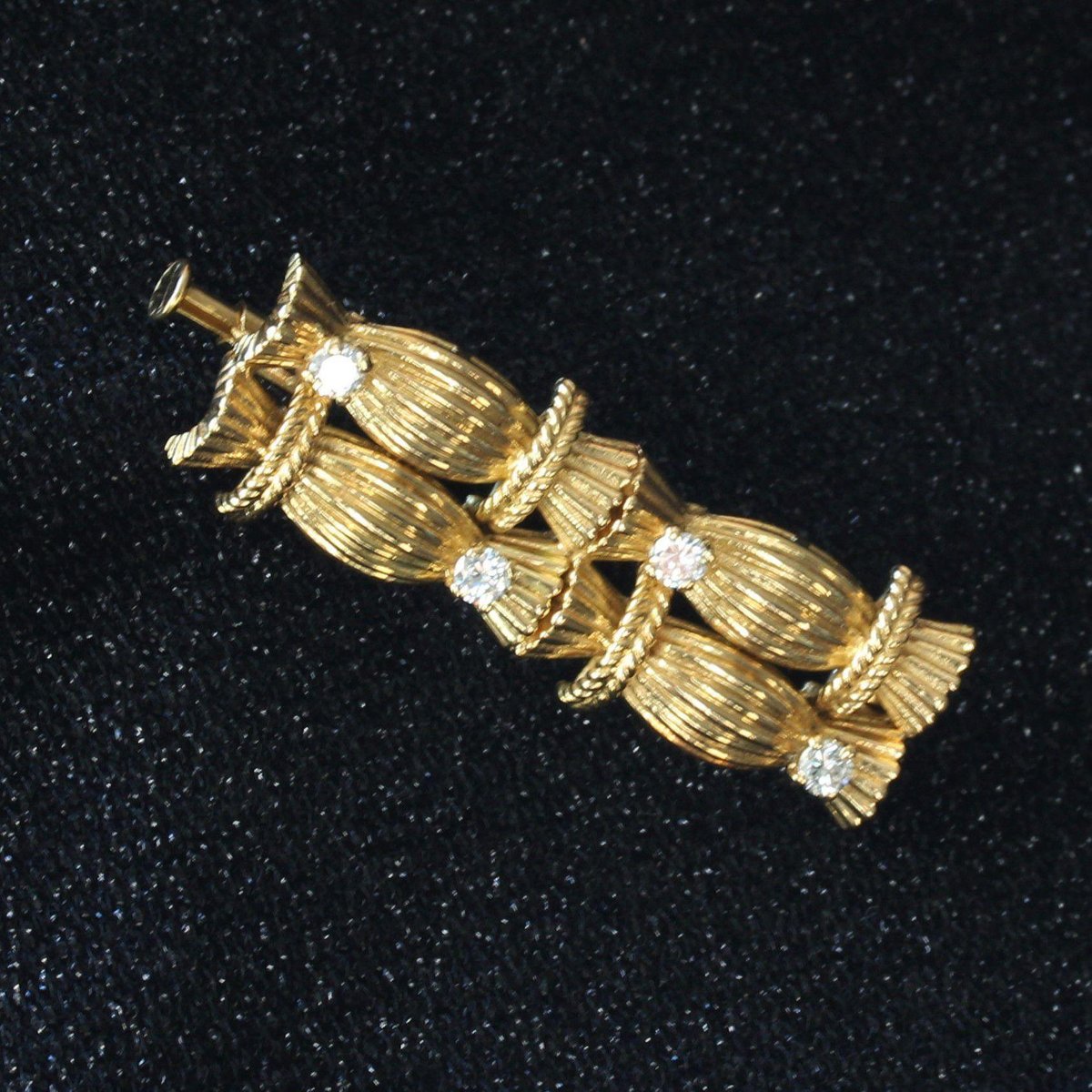 Diamonds 18 Karat Yellow Gold Bundle Brooch, 1950s