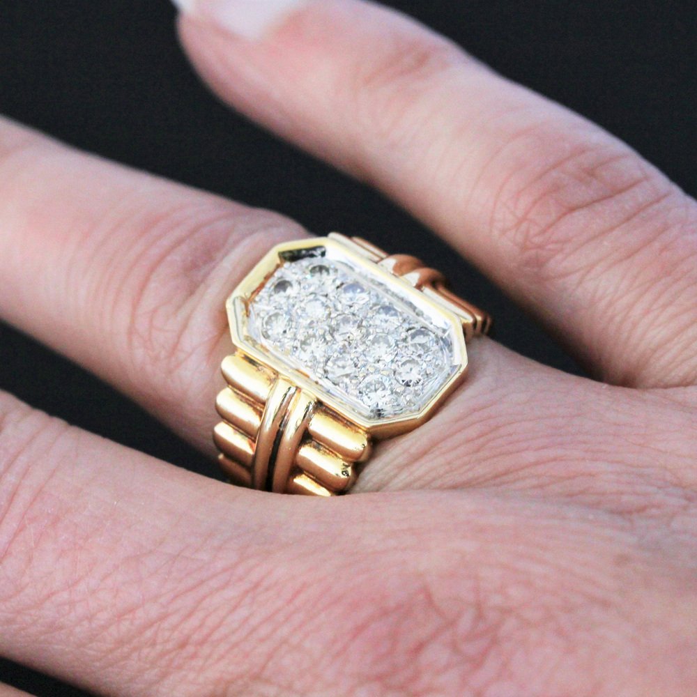 Diamonds 18 Karat Yellow Gold Gadrooned Ring, 1980s