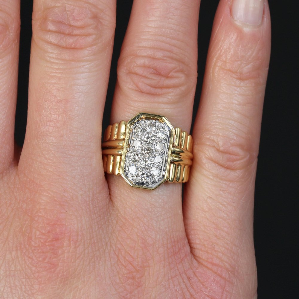 Diamonds 18 Karat Yellow Gold Gadrooned Ring, 1980s