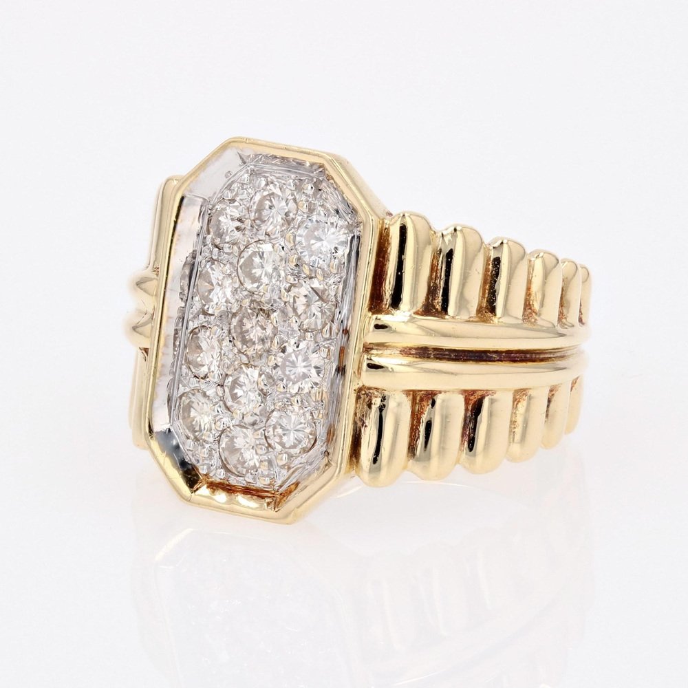 Diamonds 18 Karat Yellow Gold Gadrooned Ring, 1980s