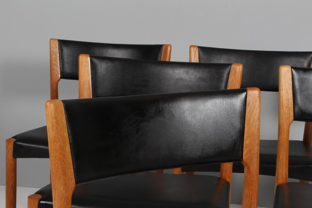 Dining Chairs in Oak and Leather attributed to Harry Østergaard for Randers Møbelfabrik, 1960s, Set of 6