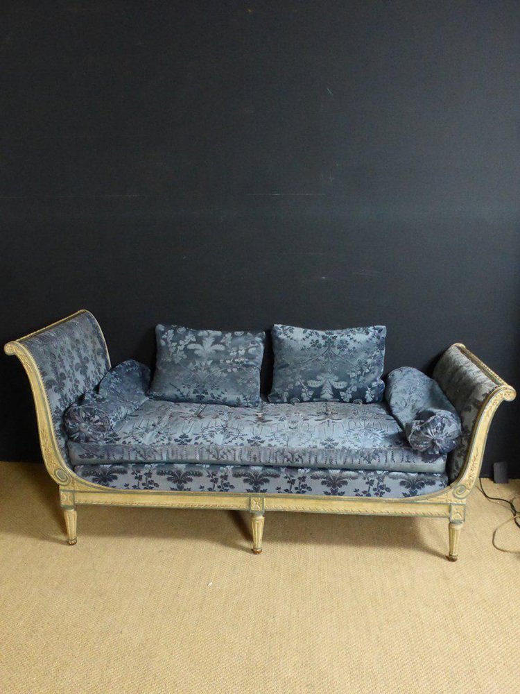 Directoire Bench in Lacquered Wood