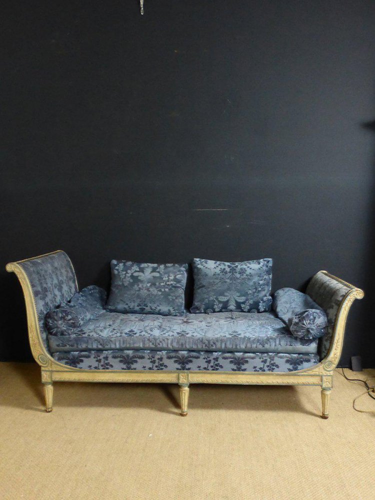 Directoire Bench in Lacquered Wood