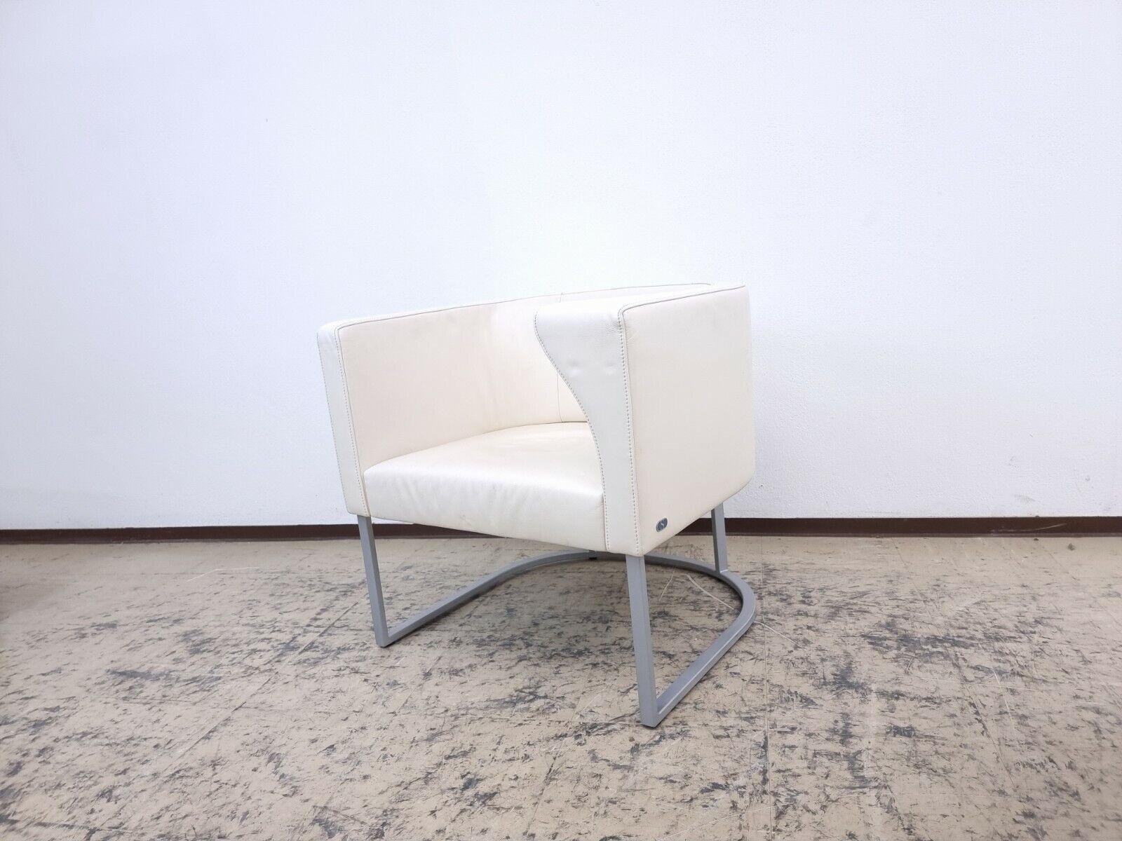 DS 207 Leather Armchair in Cream White from de Sede