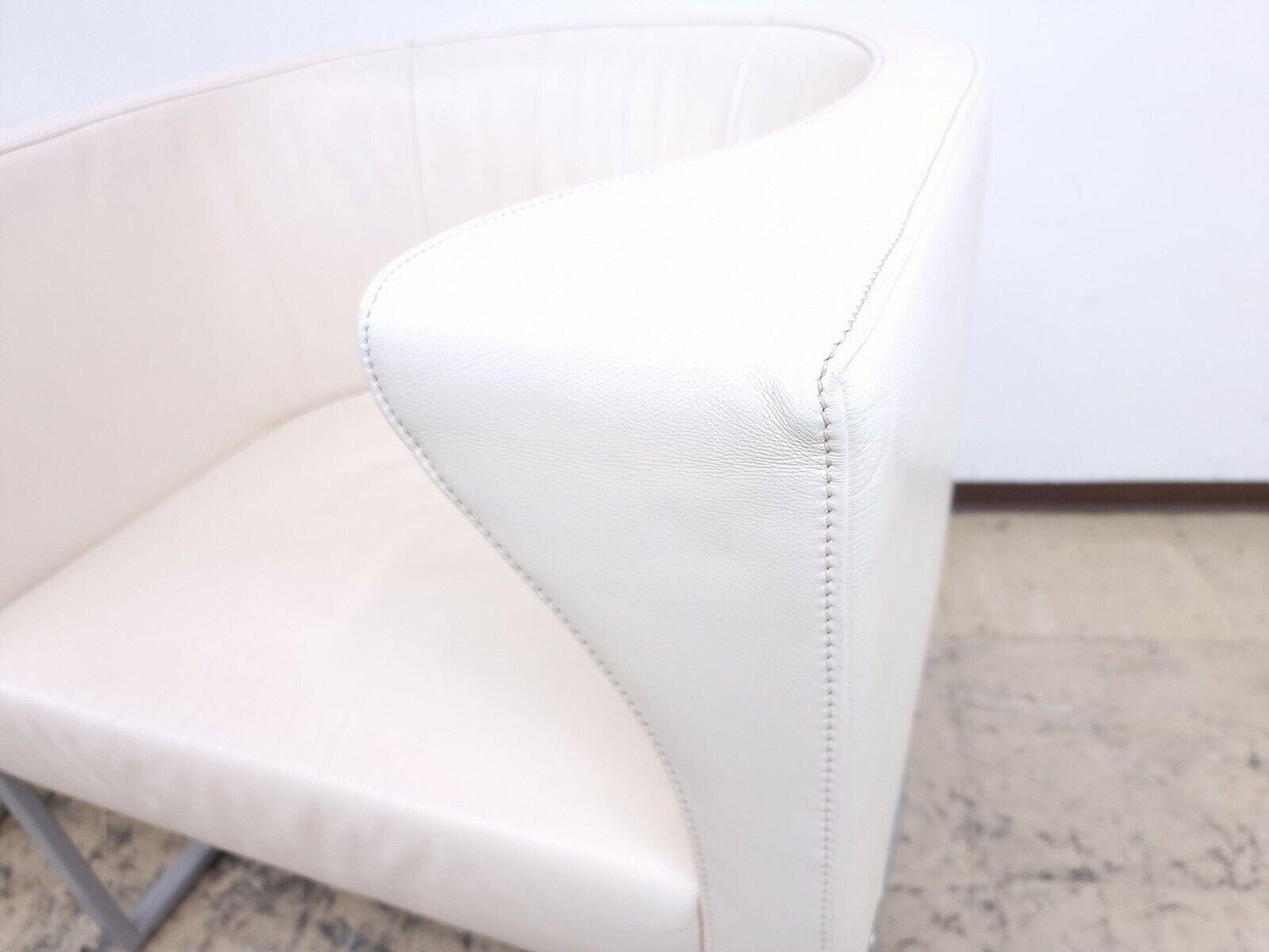 DS 207 Leather Armchair in Cream White from de Sede