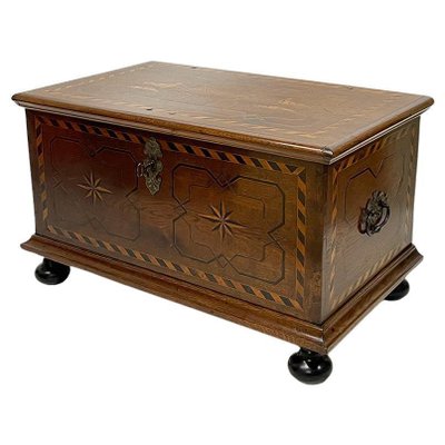 Dutch Oak Blanket Chest with Intarsia Pigeon Pattern, 1890-UCH-1819731