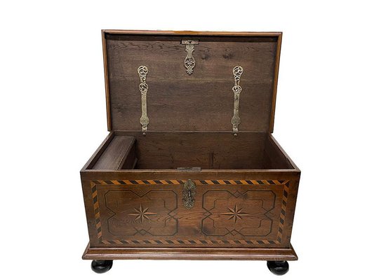 Dutch Oak Blanket Chest with Intarsia Pigeon Pattern, 1890-UCH-1819731