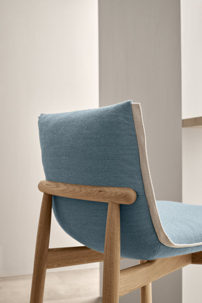 E007 EMBRACE BAR STOOL