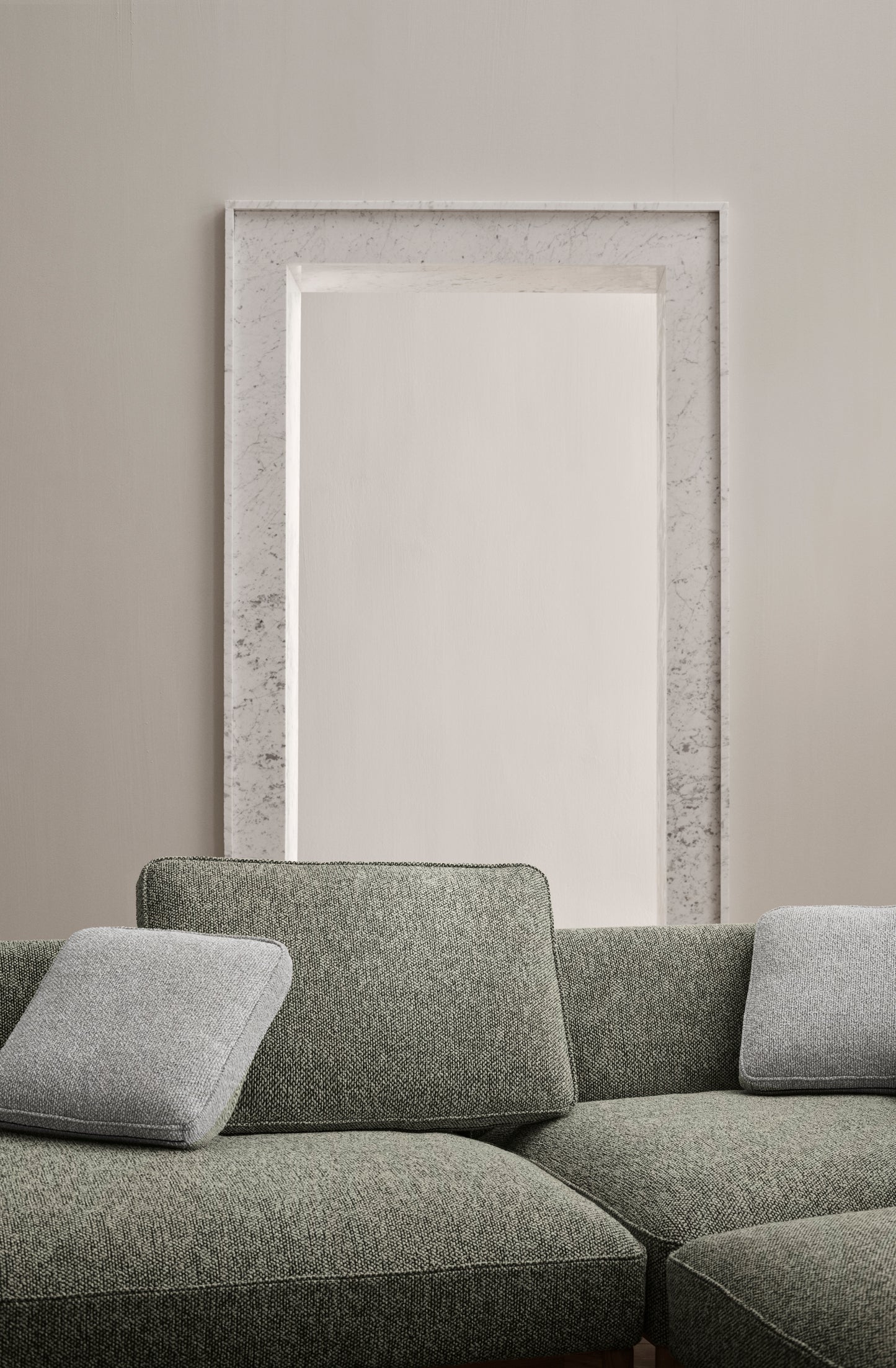 E300 EMBRACE SOFA