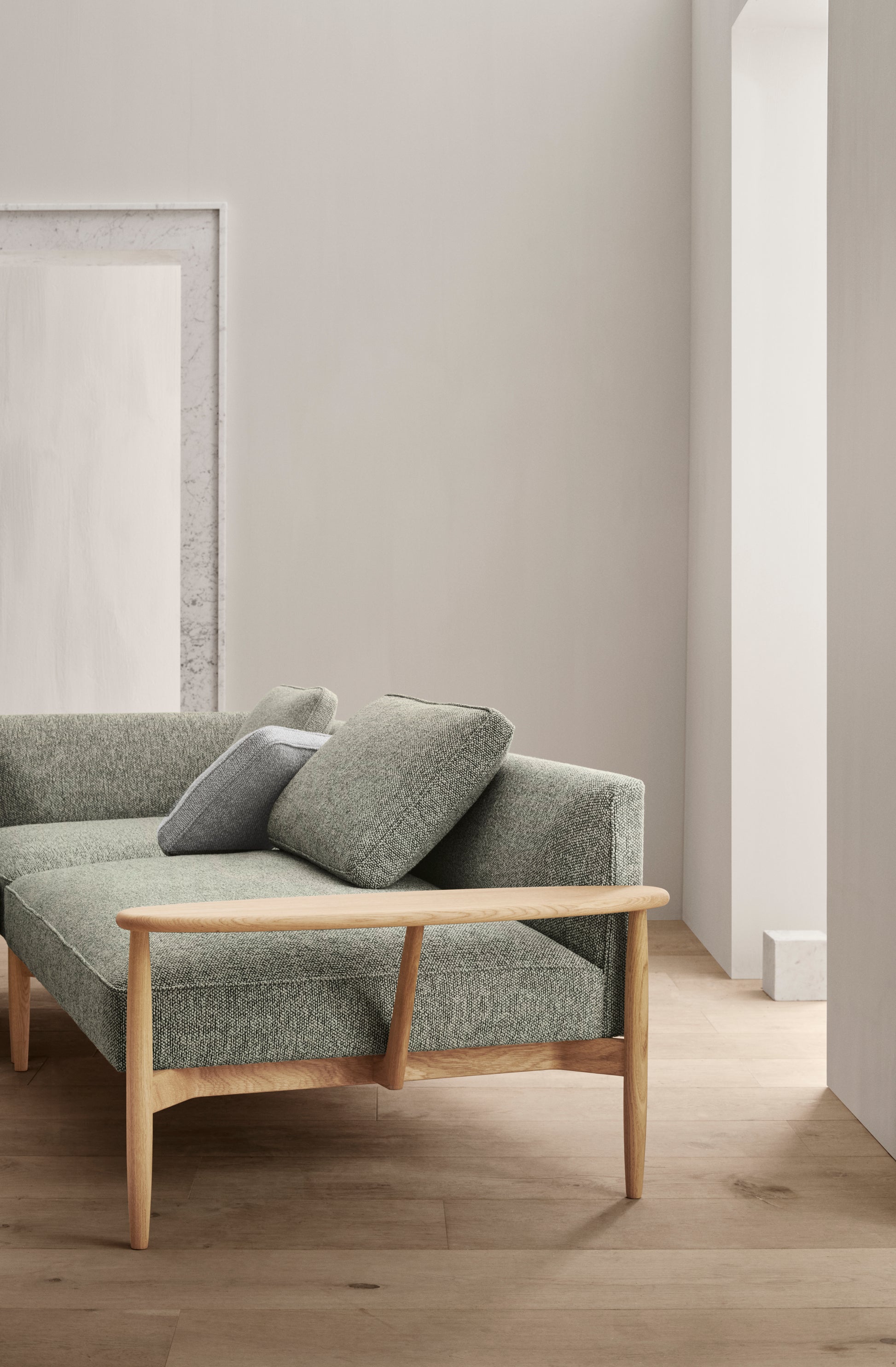 E300 EMBRACE SOFA