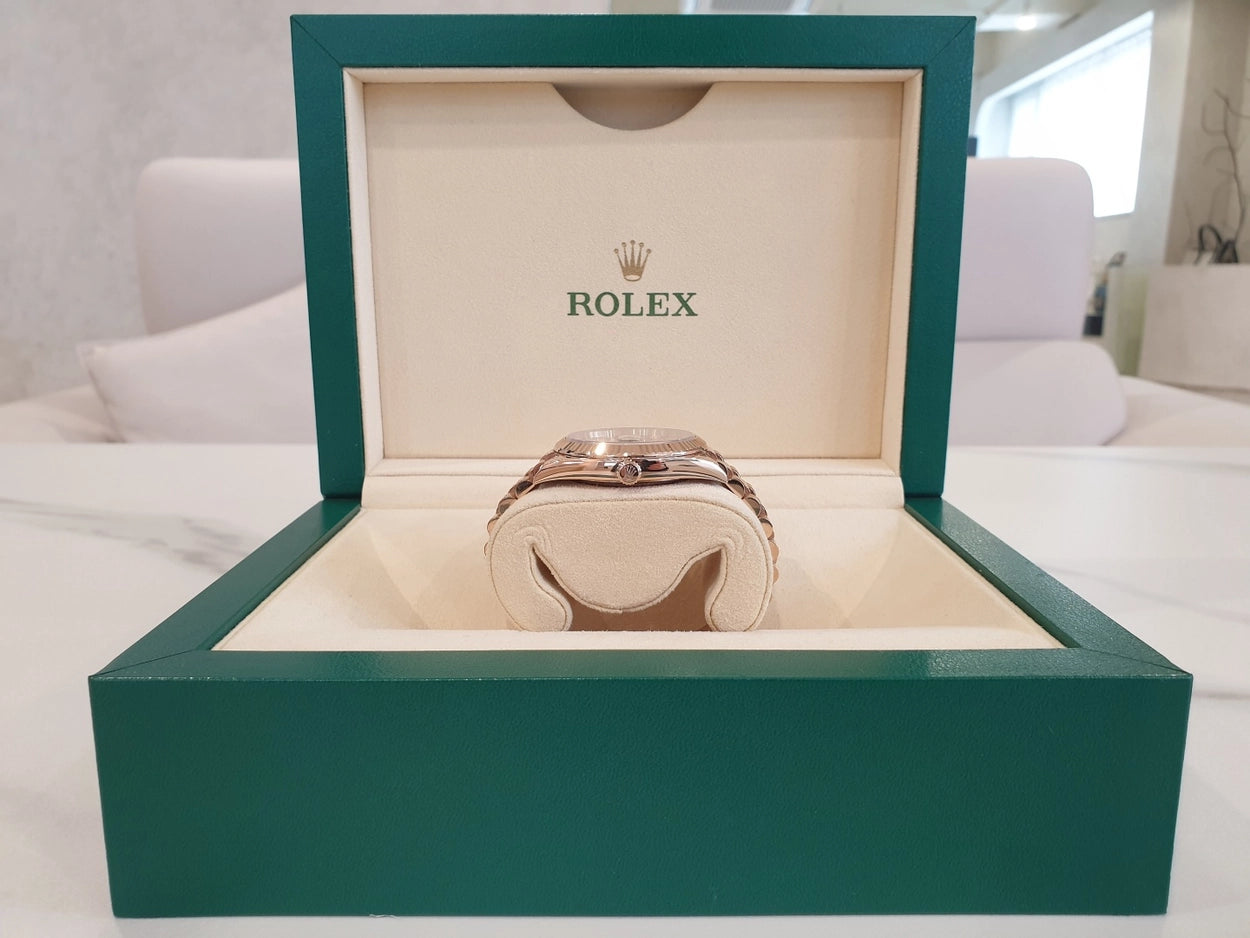 [빈티지/매장즉시발송] Rolex® Day-Date 40 (40mm | 초콜릿 다이얼 | 다이아몬드 세팅 인덱스 | 프레지던트 브레이슬릿)