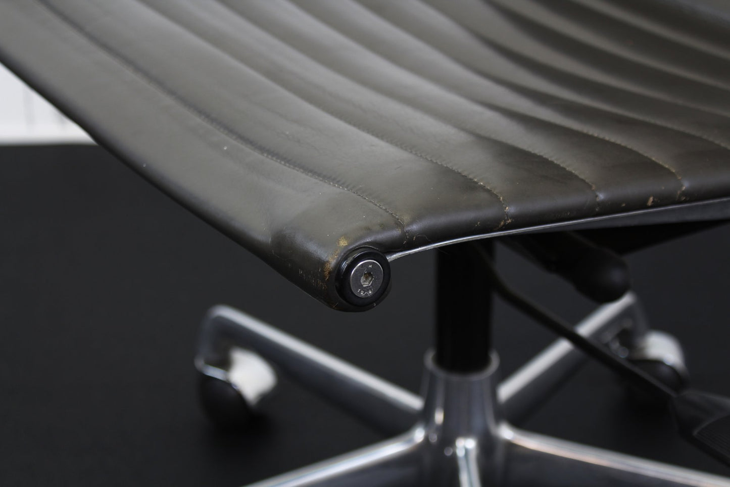 Ea 117 LCF Swivel Desk Armchair attributed to Charles & Ray Eames for Herman Miller, 1980s