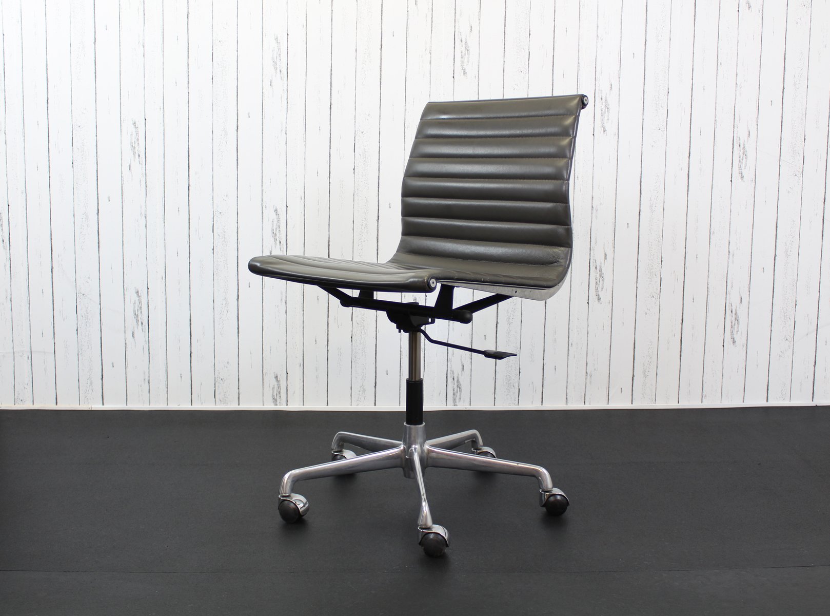 Ea 117 LCF Swivel Desk Armchair attributed to Charles & Ray Eames for Herman Miller, 1980s