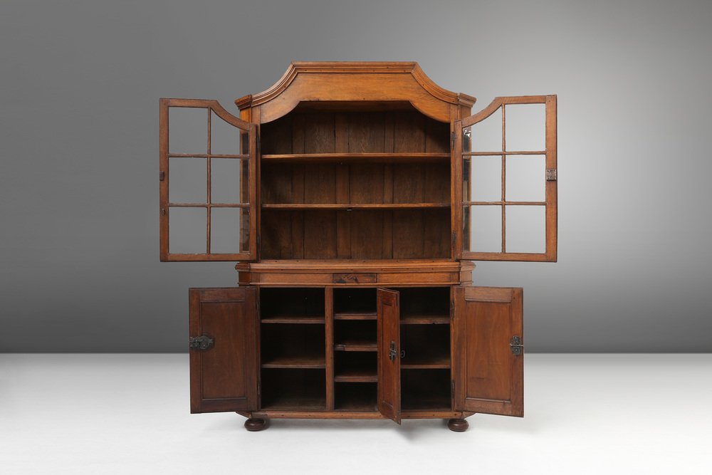 Early 18th Century German Vitrine Cabinet, 1730s