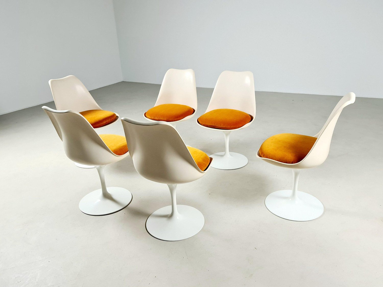 Early Edition Tulip chairs by Eero Saarinen for Knoll International, 1968, Set of 6