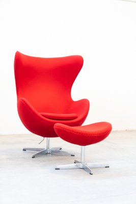 Egg Chair with Pouf by Arne Jacobsen for Fritz Hansen, 1980s, Set of 2-KNM-1770858