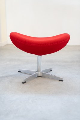 Egg Chair with Pouf by Arne Jacobsen for Fritz Hansen, 1980s, Set of 2-KNM-1770858