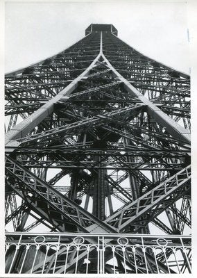 Eiffel Tower, Paris, 1955-DYV-701163