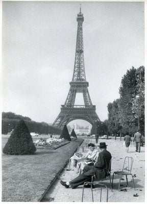 Eiffel Tower, Paris, 1955-DYV-701170