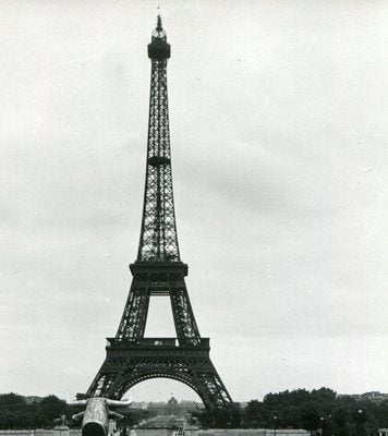 Eiffel Tower, Paris, 1955-DYV-701165