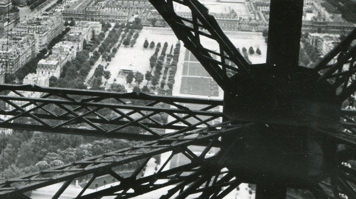 Eiffel Tower, Paris, 1955-DYV-701164