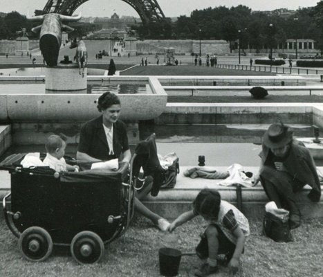 Eiffel Tower, Paris, 1955-DYV-701165