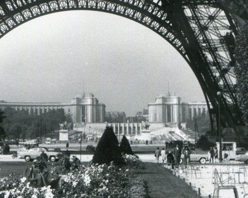 Eiffel Tower, Paris, 1955-DYV-701169