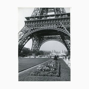 Eiffel Tower, Paris, 1955-DYV-701168