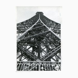 Eiffel Tower, Paris, 1955-DYV-701163