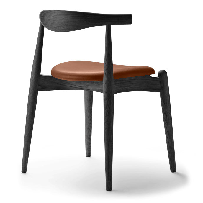 CH20 | Elbow Chair by Carl Hansen & Søn #Oak / Painted Black / Leather Thor 307