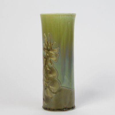 Enameled Porcelain Vase with Zinc Crystallization Technique