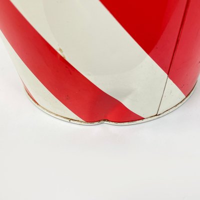 English Modern Round Wastepaper Basket in Red and White Metal, 1990s-GDD-1757587