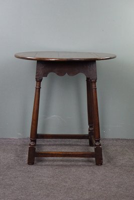 English Round Oak Side or Center Table, 18th Century-HPP-1779851