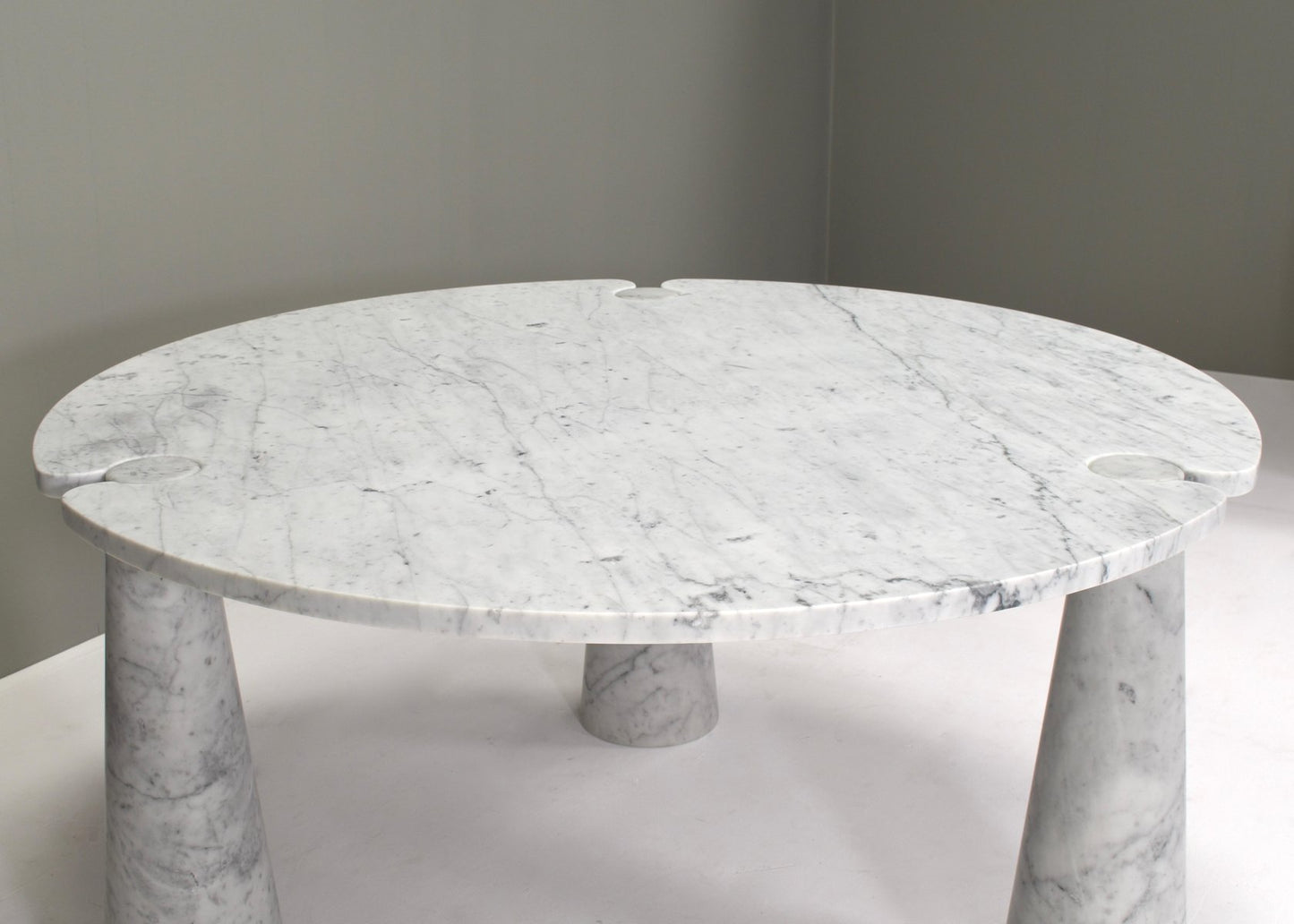 Eros Round Dining Table in Carrara Marble by Angelo Mangiarotti for Skipper, Italy, 1970s-TE-971407