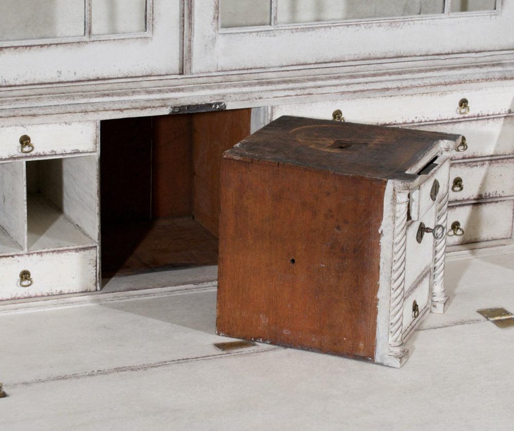 European Two-Parts Vitrine Cabinet, 1790s