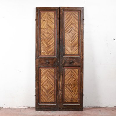 Faux Wooden Door with Closure and Lacquer Decorations-RAQ-1768062