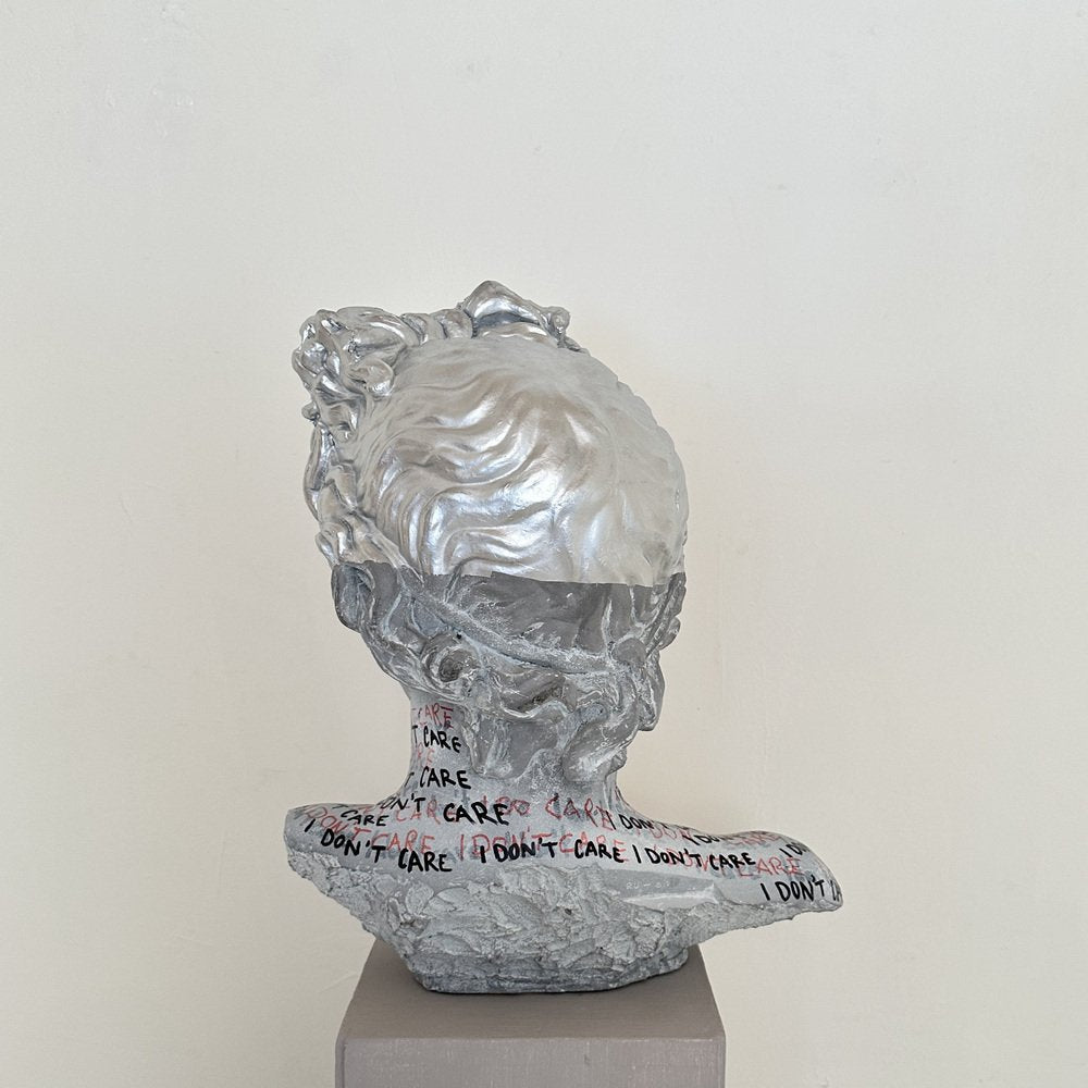 Felix Bachmann, Pop Art Bust, 2024, Concrete