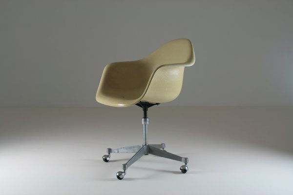 Fiberglass Shell Armchair attributed to Charles & Ray Eames for Herman Miller, 1960s-OTV-1421334