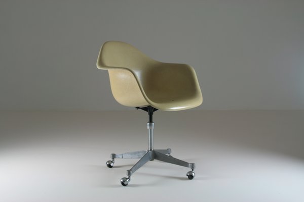 Fiberglass Shell Armchair attributed to Charles & Ray Eames for Herman Miller, 1960s-OTV-1421334